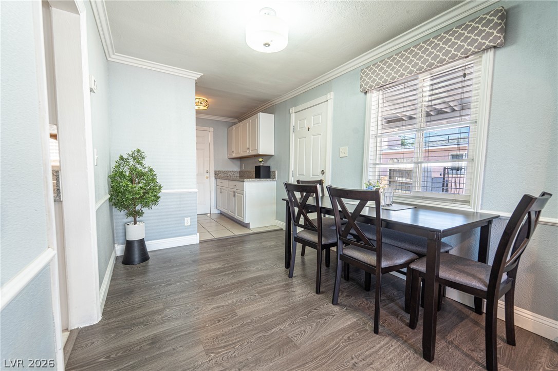 Photo 9 of 33, 2101 Santa Paula Drive