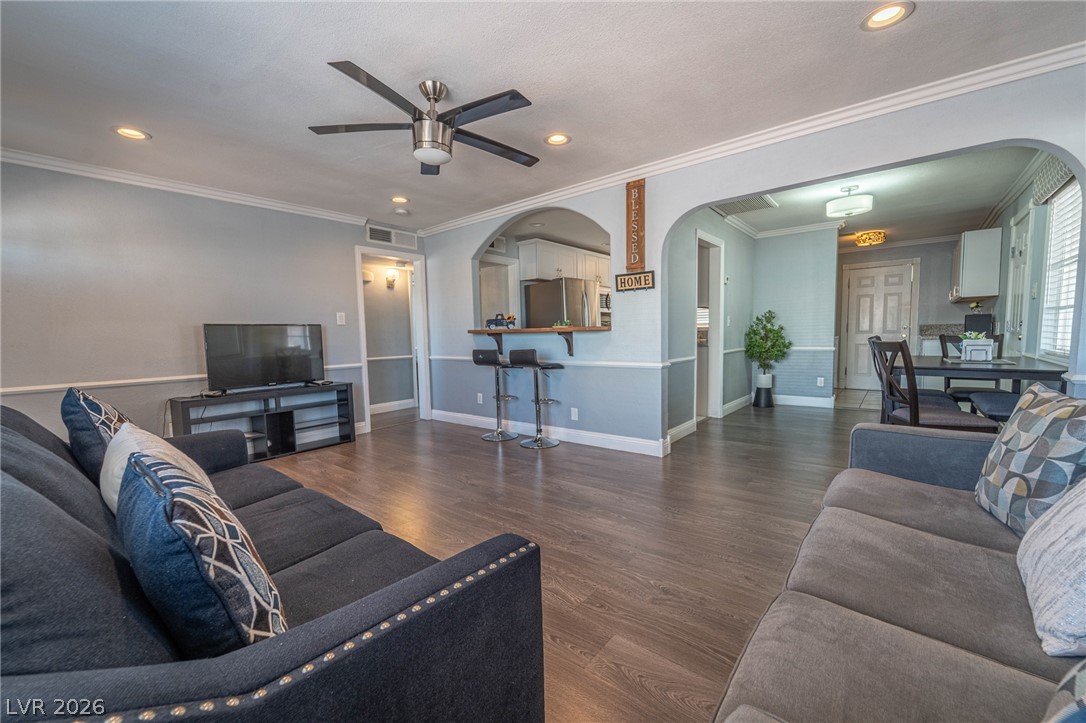 Photo 2 of 2101 Santa Paula Drive