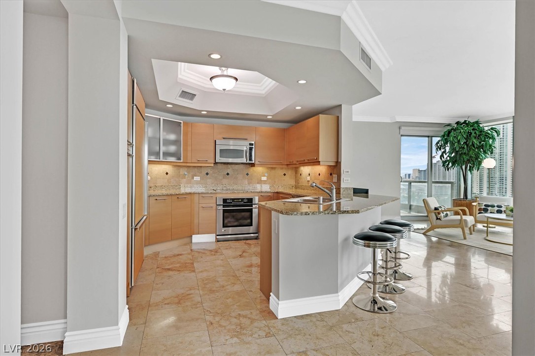 Photo 18 of 39, 322 Karen Avenue #1508