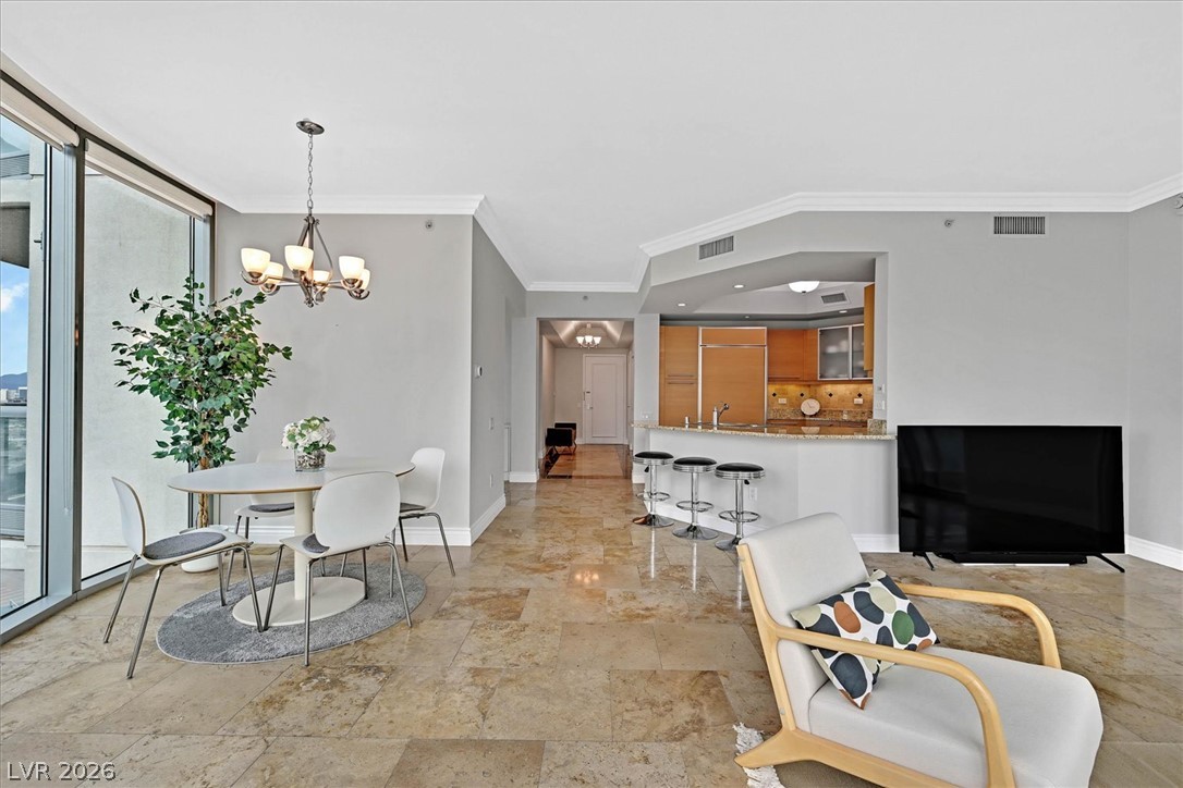Photo 12 of 39, 322 Karen Avenue #1508