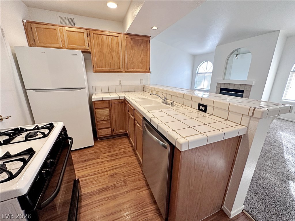 Photo 12 of 25, 7570 W Flamingo Road #215