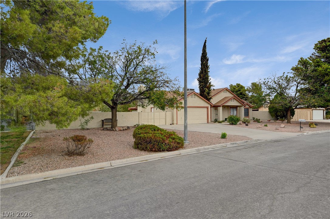 Photo 2 of 4618 Black Stallion Avenue