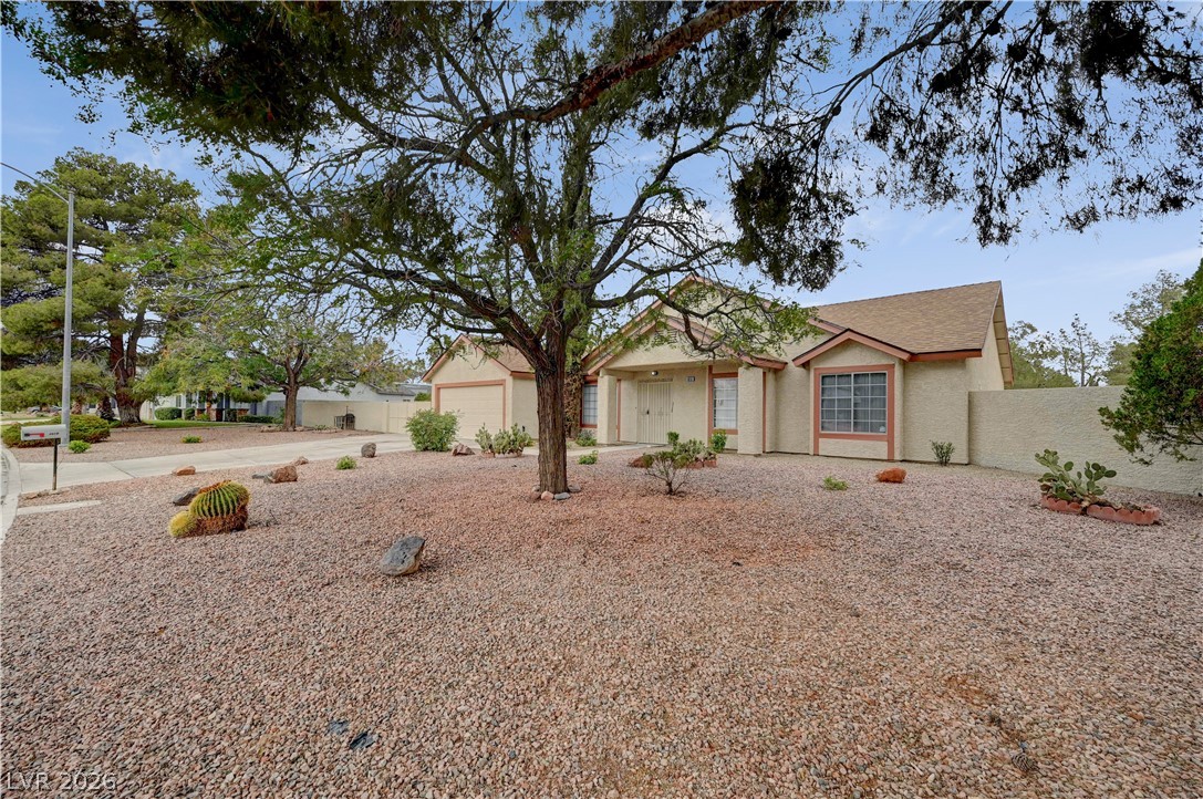 Photo 5 of 4618 Black Stallion Avenue