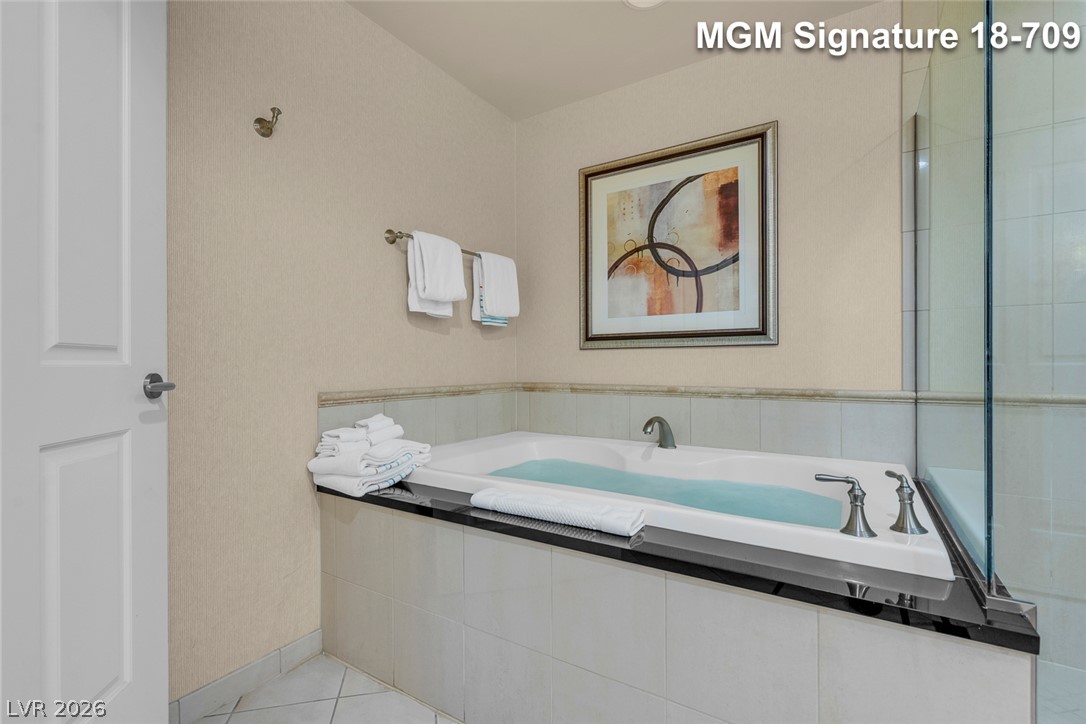 Photo 33 of 44, 135 E Harmon Avenue #1809