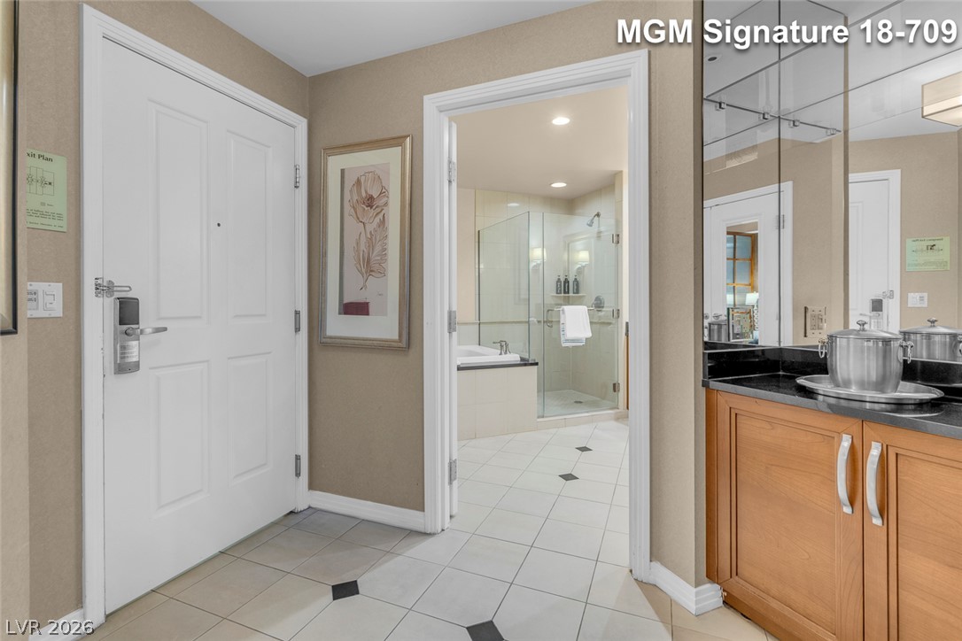 Photo 28 of 44, 135 E Harmon Avenue #1809