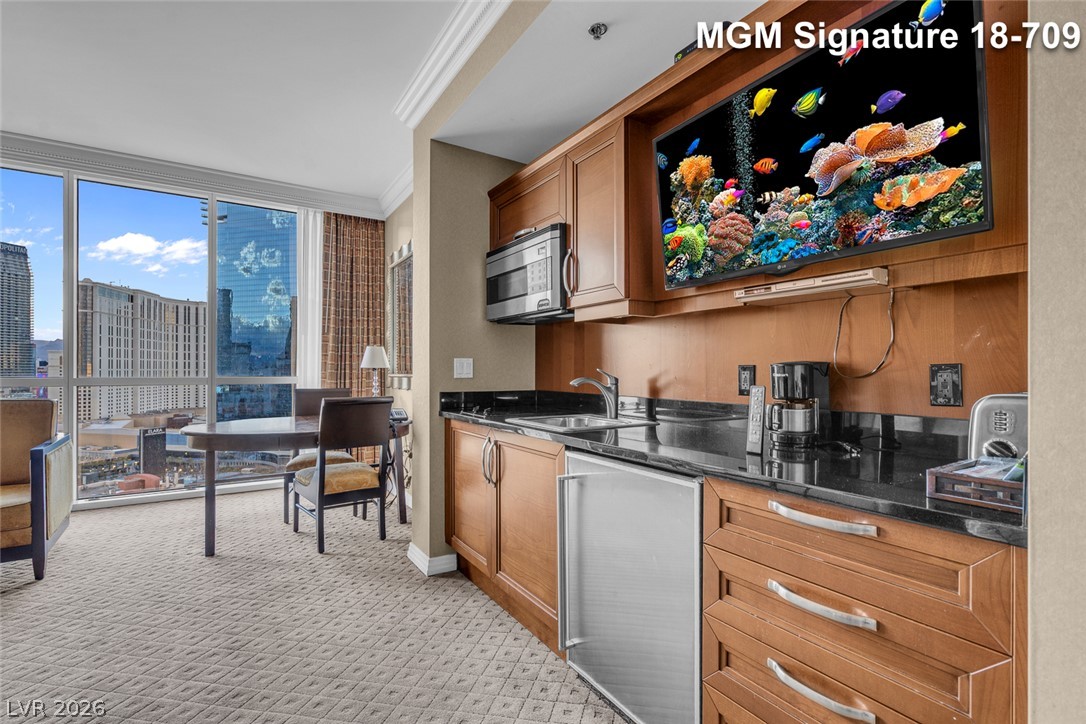 Photo 14 of 44, 135 E Harmon Avenue #1809
