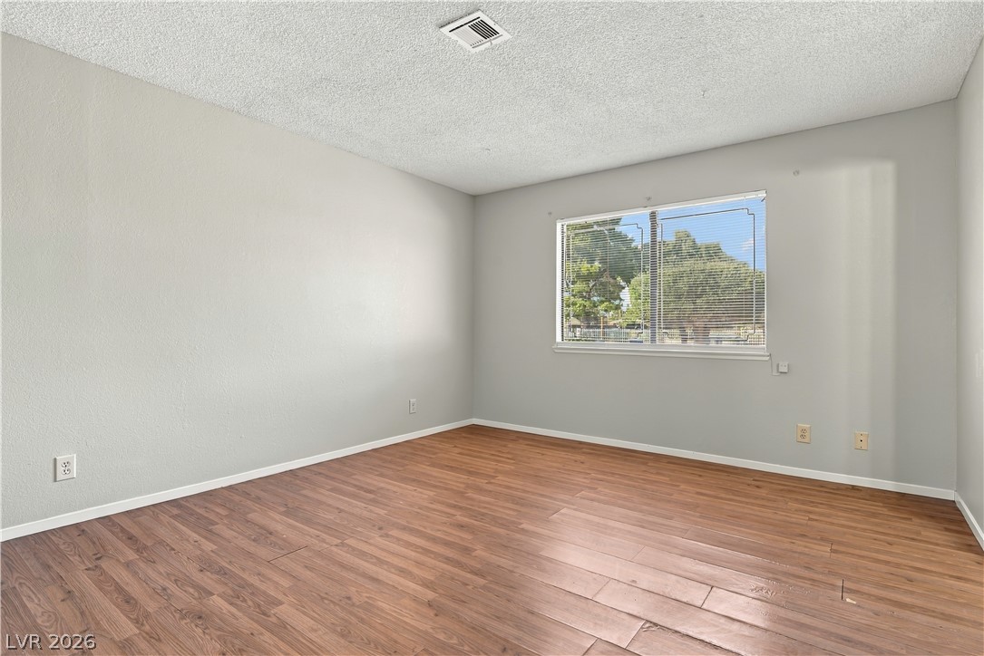 Photo 15 of 22, 1305 Jackson Avenue