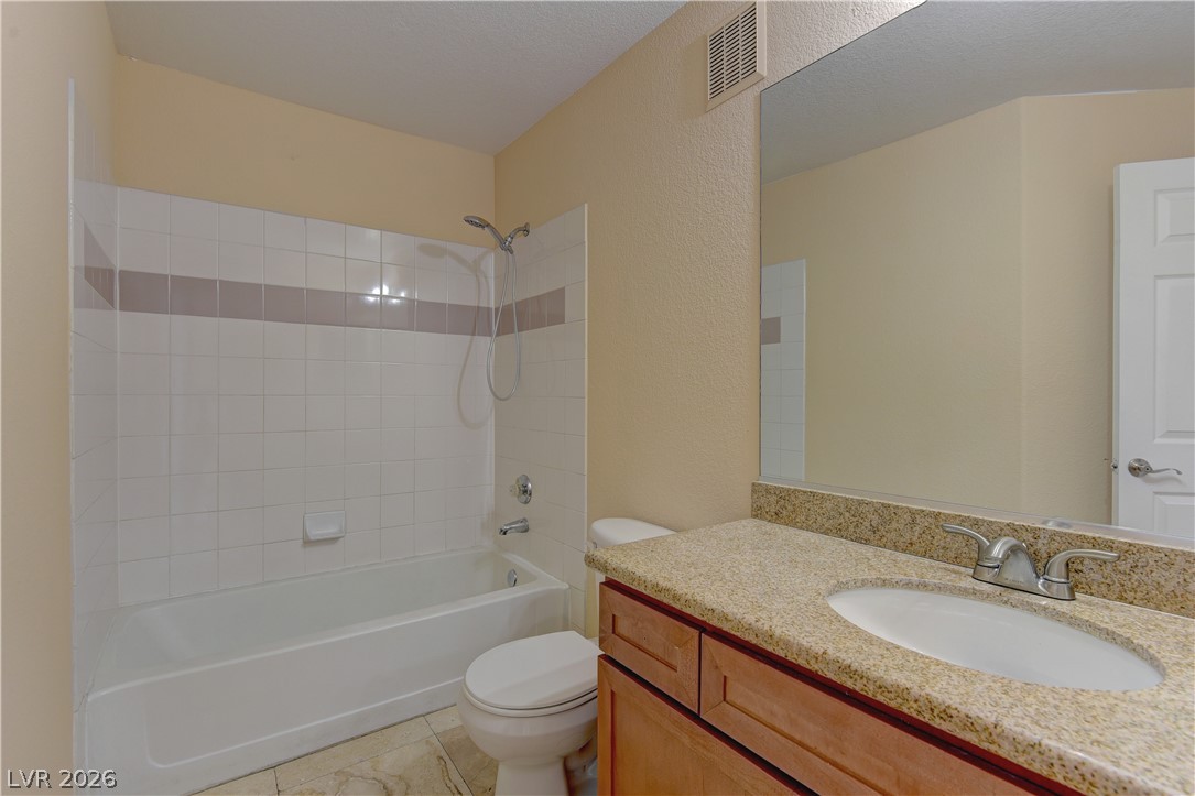 Photo 9 of 15, 4400 S JONES Boulevard #3138