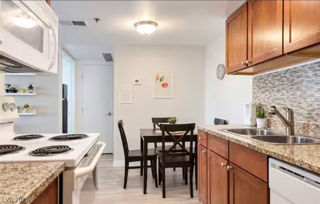 Photo 11 of 34, 4200 S Valley View Boulevard #3053
