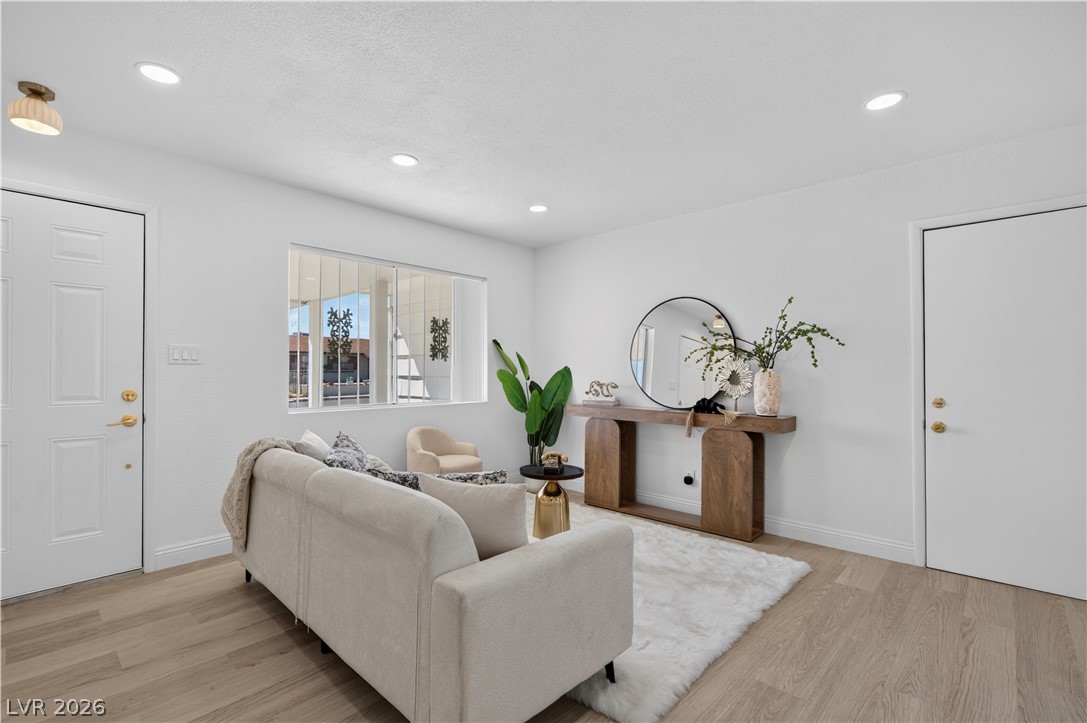 Photo 6 of 18, 708 Van Ert Avenue