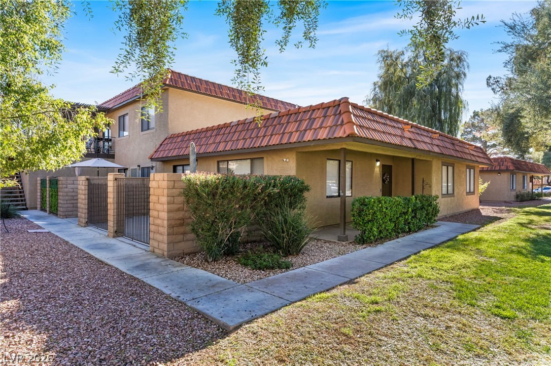 735 Apple Tree Court, Henderson