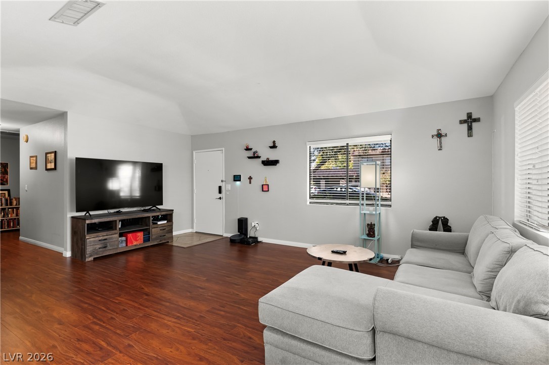 Photo 8 of 40, 735 Apple Tree Court