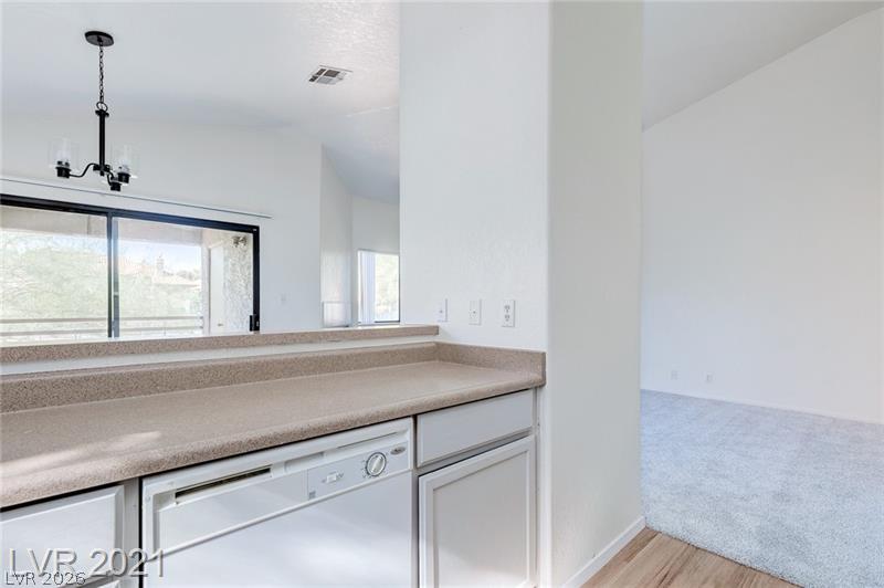 Photo 19 of 34, 5020 S Rainbow Boulevard #204