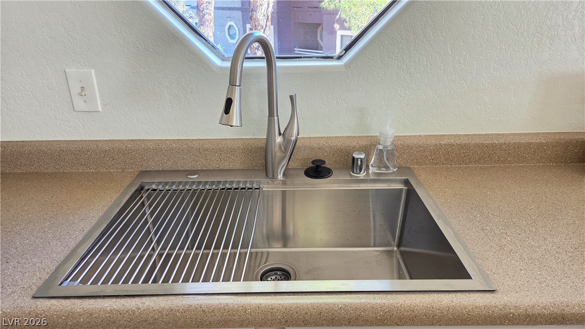 Photo 17 of 34, 5020 S Rainbow Boulevard #204