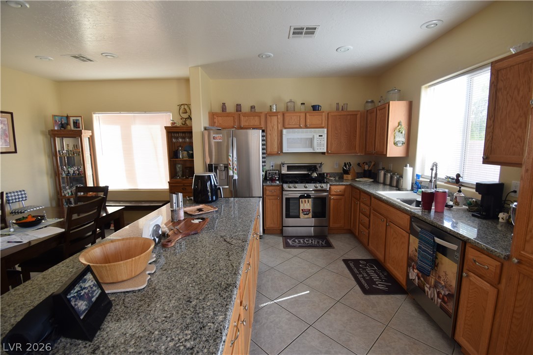 Photo 7 of 34, 7013 Mercurio Avenue