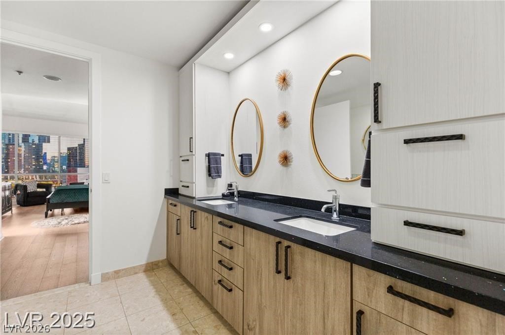 Photo 22 of 51, 4525 Dean Martin Drive #1007