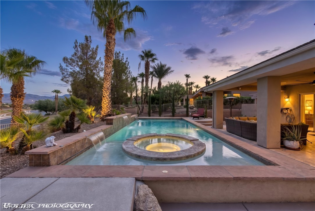 560 Rolling Hills Drive, Mesquite