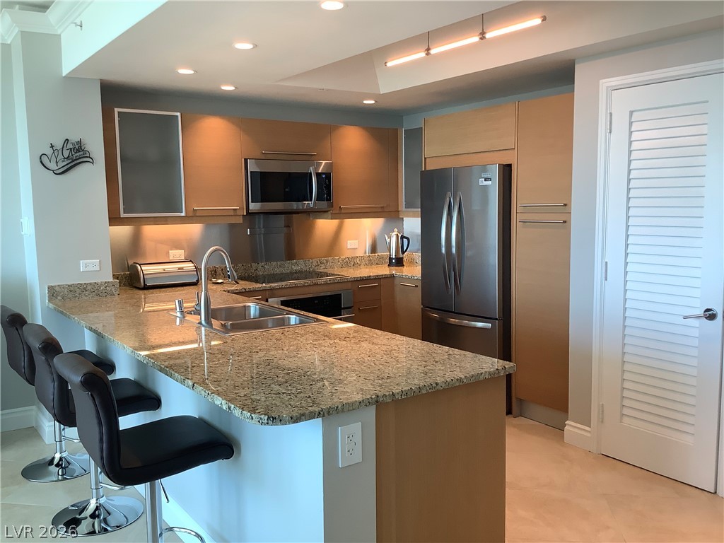 Photo 7 of 22, 322 Karen Avenue #2501
