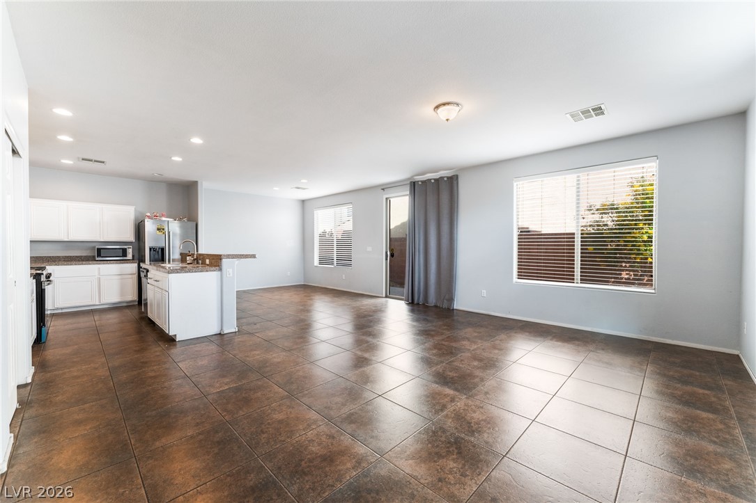 Photo 8 of 38, 4958 Lavaliere Avenue