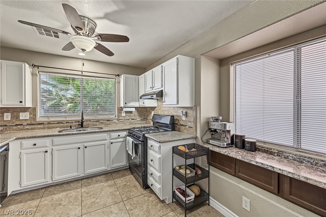 Photo 11 of 36, 2752 Wild Cactus Court