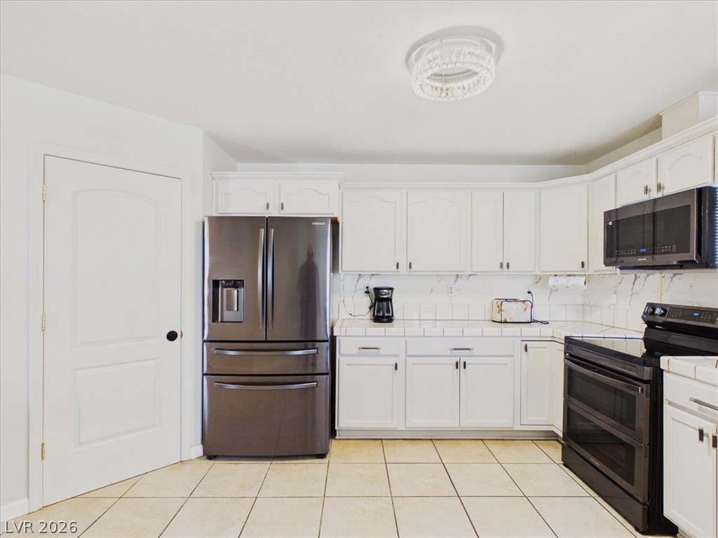 Photo 3 of 4970 Honey Locust Drive