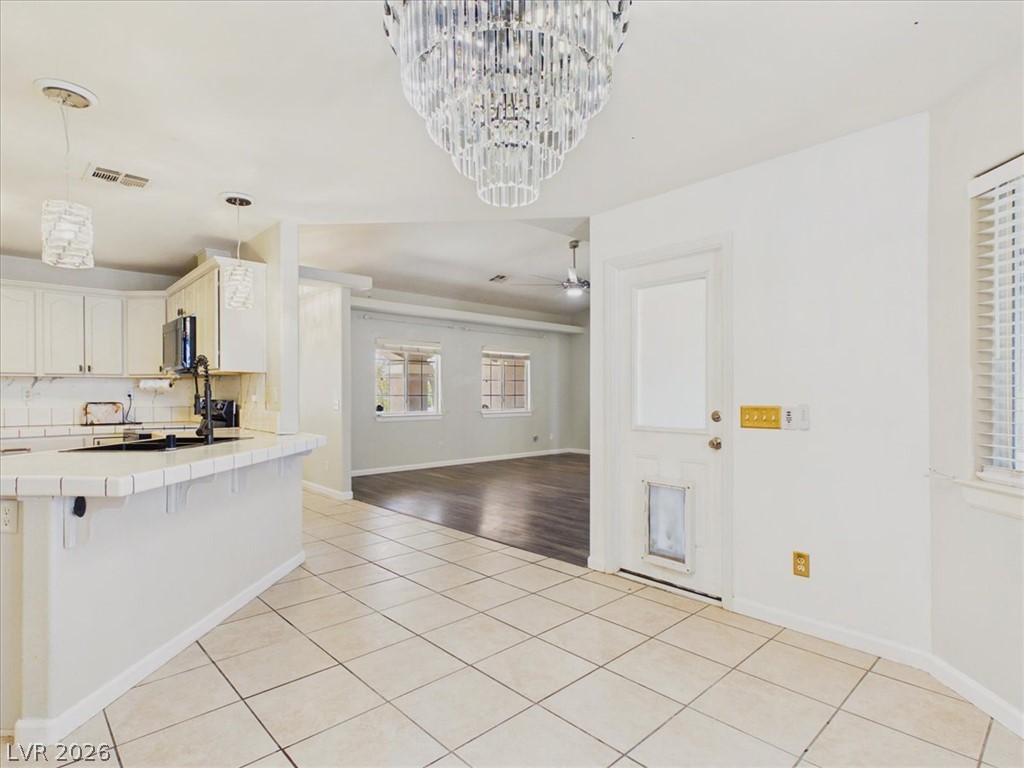 Photo 5 of 4970 Honey Locust Drive
