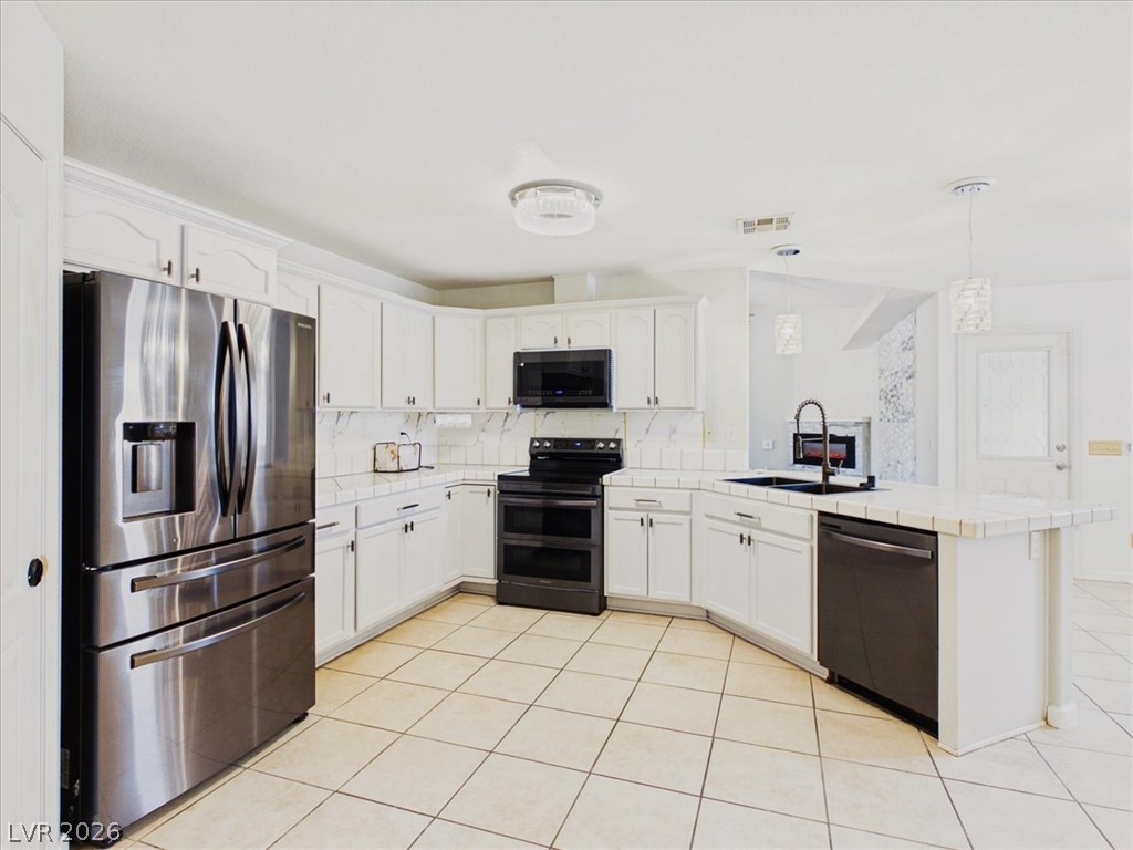 Photo 2 of 4970 Honey Locust Drive