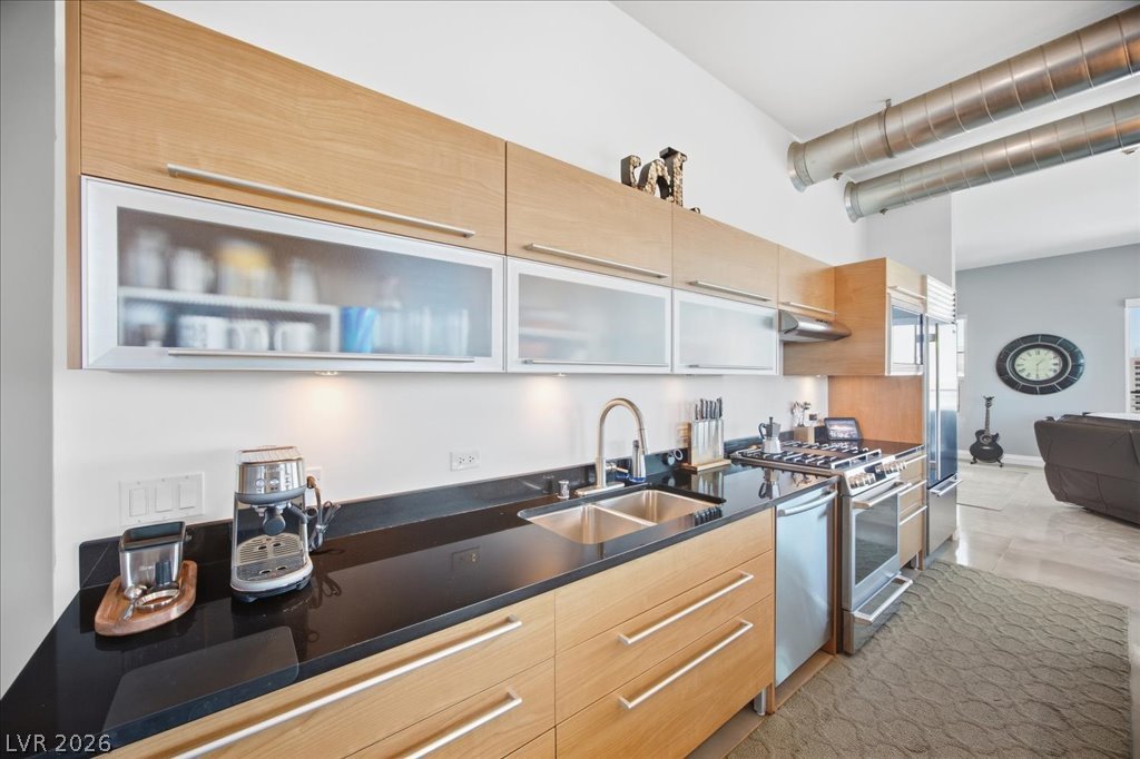 Photo 16 of 58, 200 Hoover Avenue #1809