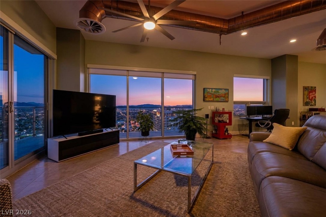 Photo 10 of 58, 200 Hoover Avenue #1809