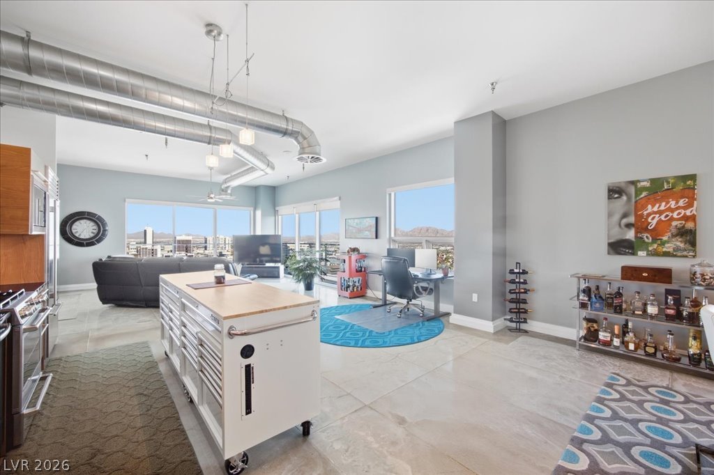 Photo 13 of 58, 200 Hoover Avenue #1809