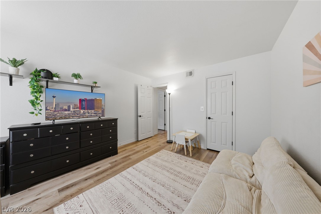 Photo 10 of 26, 2451 N Rainbow Boulevard #2103