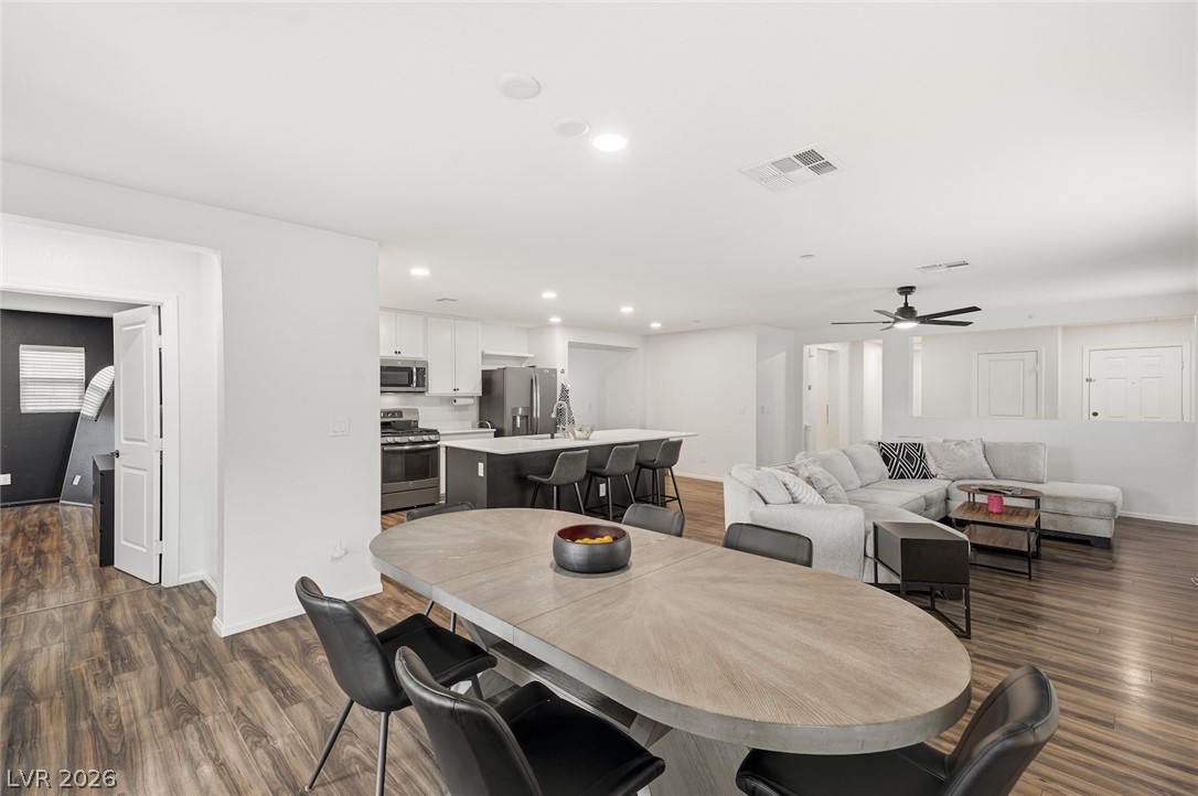 Photo 11 of 51, 721 Gorringe Ridge Court