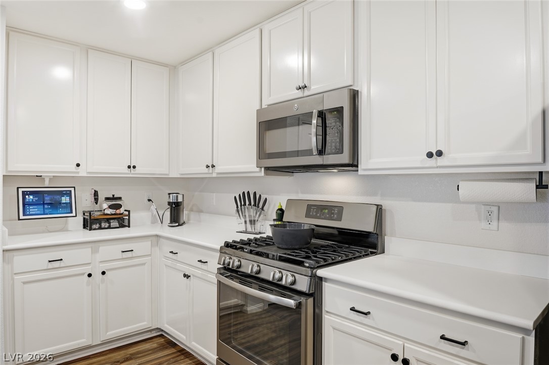 Photo 17 of 51, 721 Gorringe Ridge Court