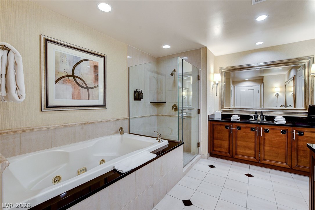 Photo 32 of 39, 145 E Harmon Avenue #2021