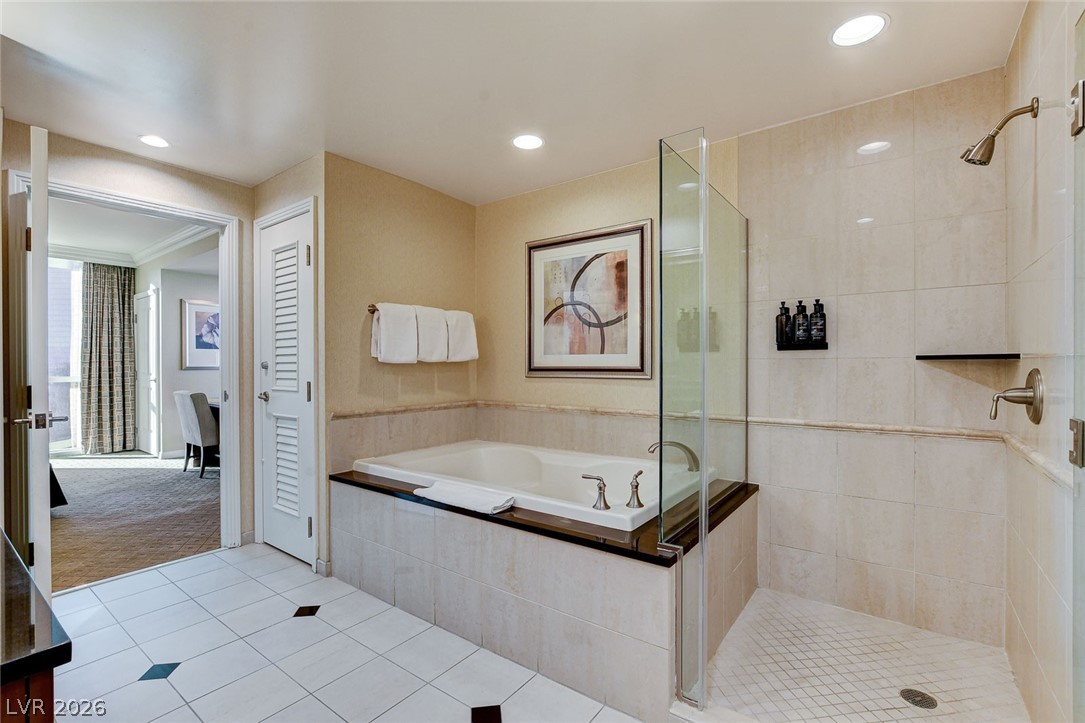 Photo 33 of 39, 145 E Harmon Avenue #2021