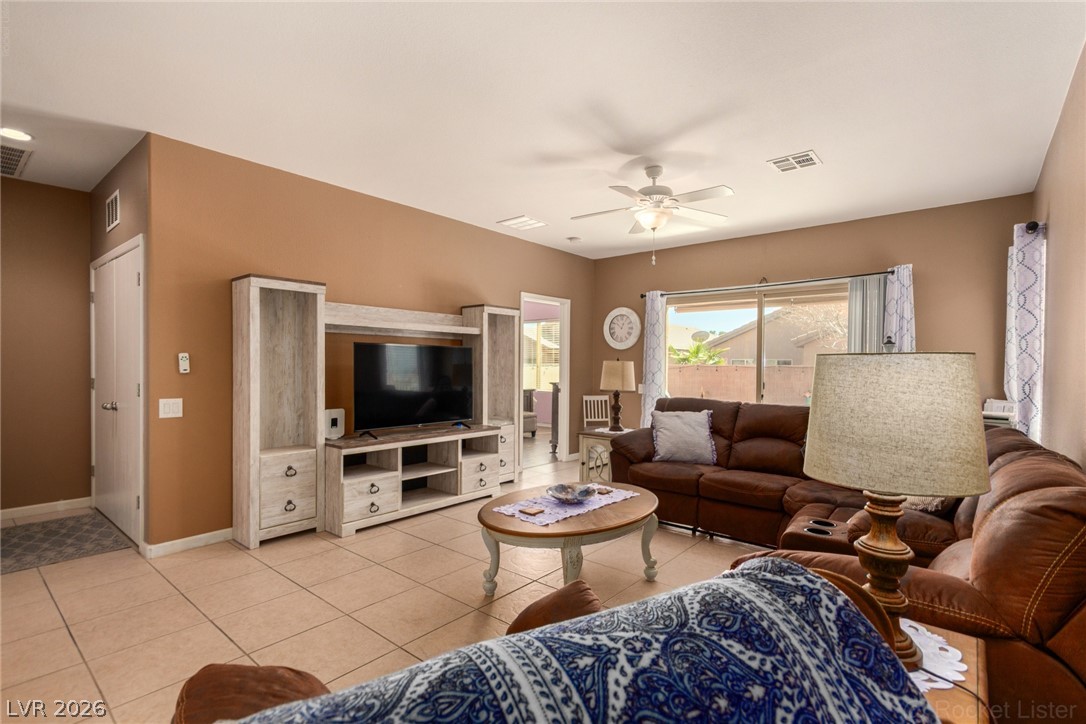 Photo 8 of 38, 5911 Corbin Avenue