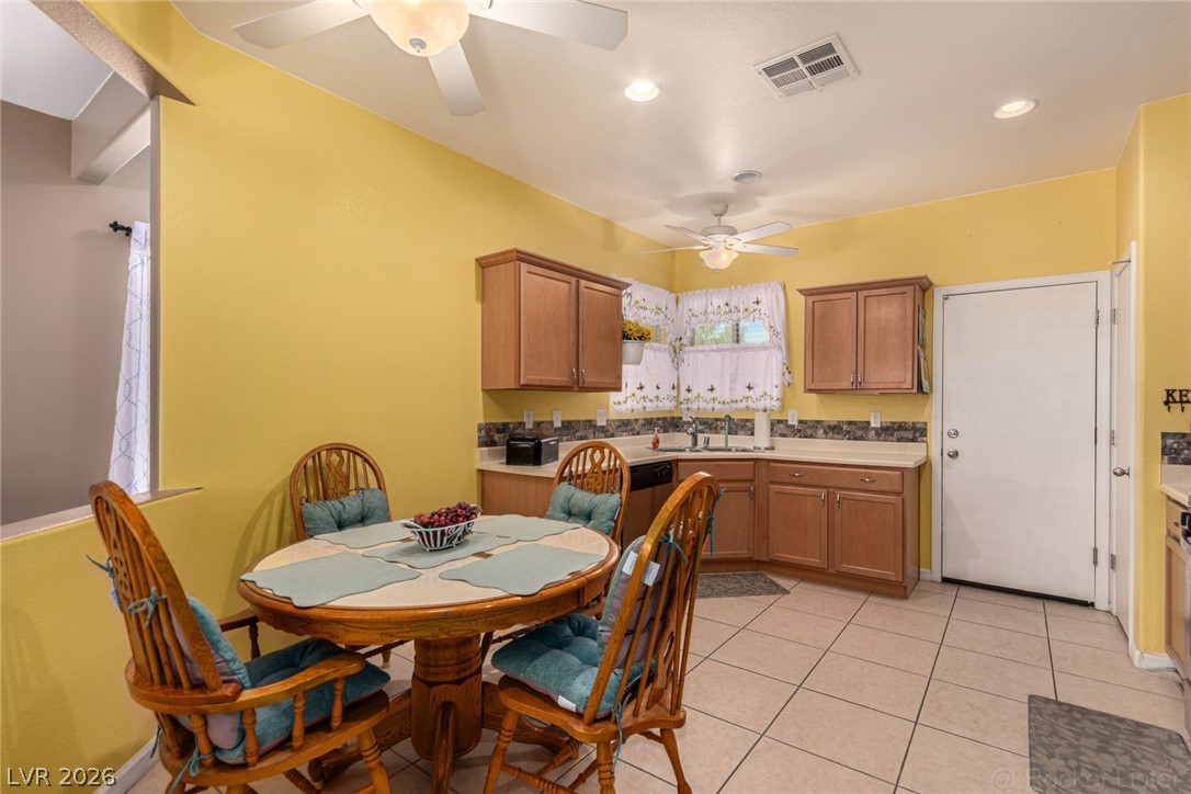 Photo 9 of 38, 5911 Corbin Avenue