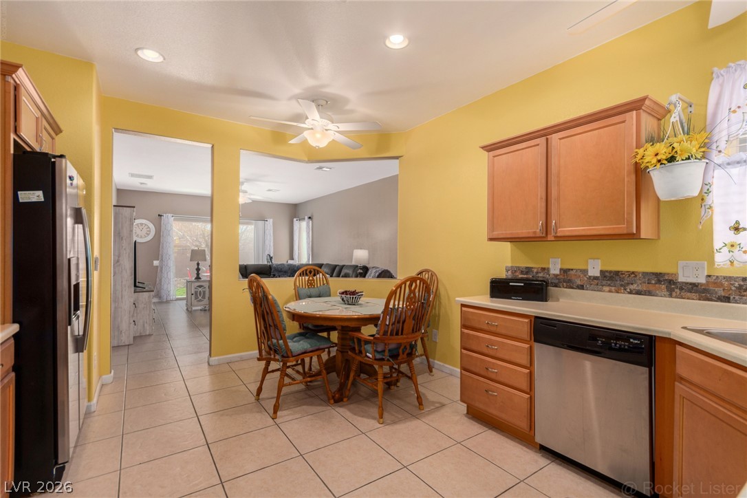 Photo 10 of 38, 5911 Corbin Avenue