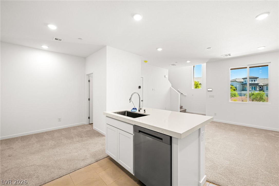 Photo 7 of 17, 812 Atleigh Avenue