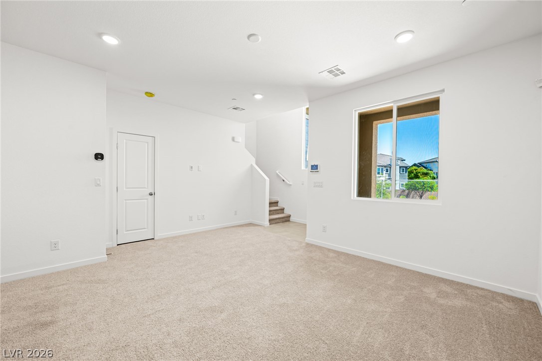 Photo 9 of 17, 812 Atleigh Avenue