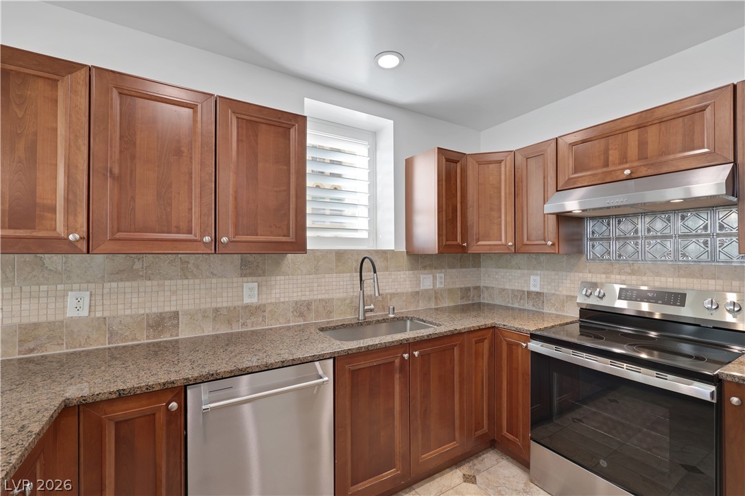 Photo 15 of 32, 2405 W Serene Avenue #639