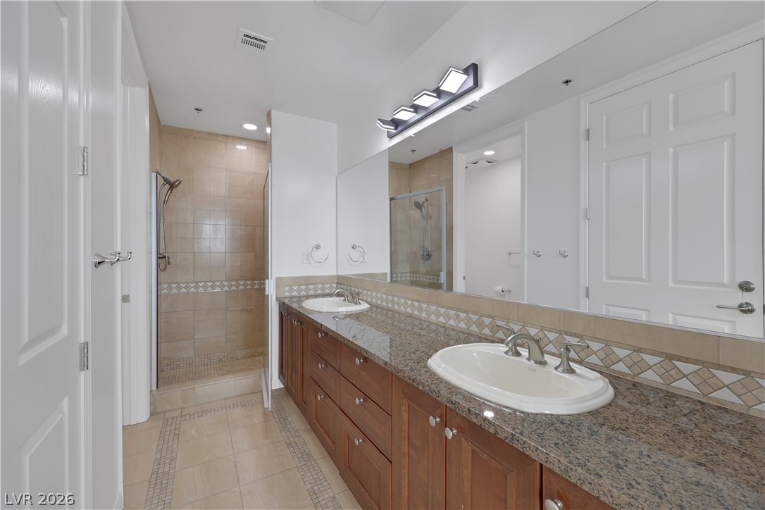 Photo 28 of 32, 2405 W Serene Avenue #639