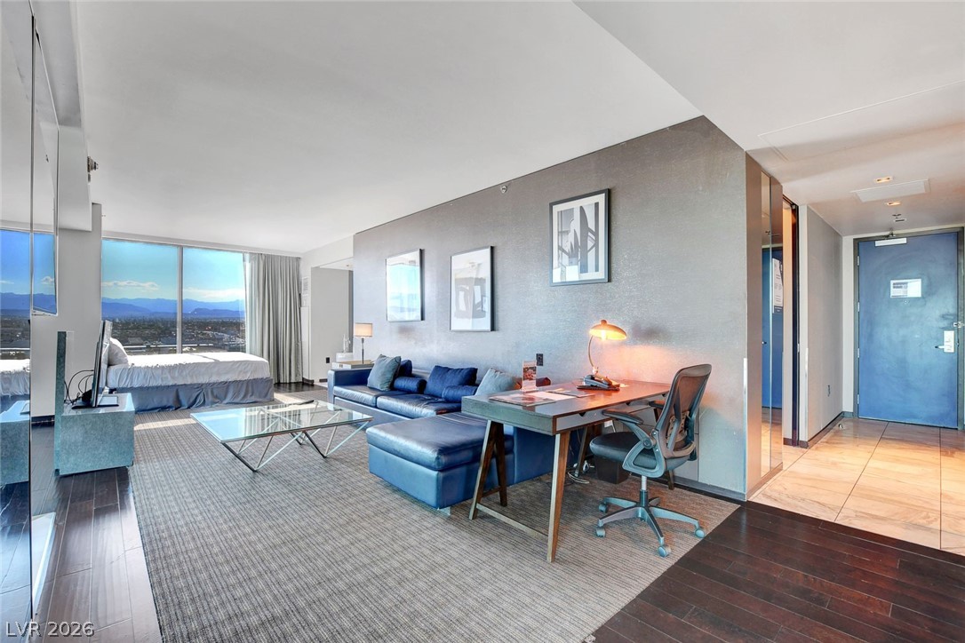Photo 6 of 33, 4381 W Flamingo Road #1121