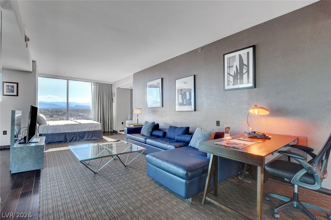Photo 9 of 33, 4381 W Flamingo Road #1121