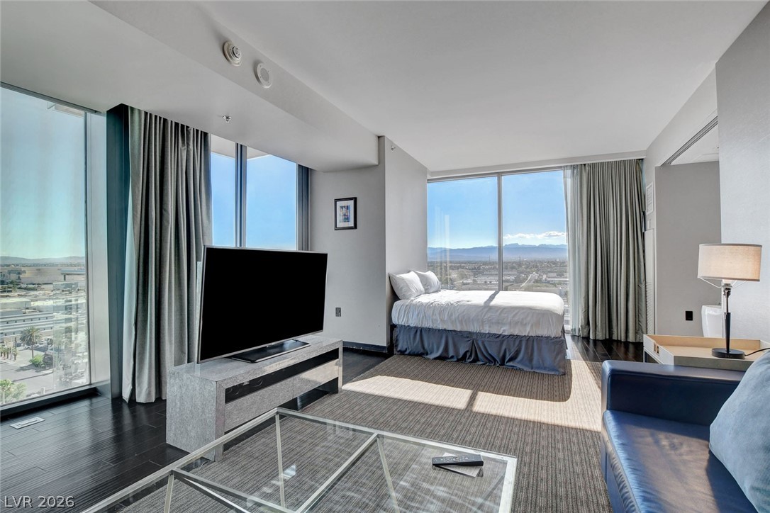 Photo 11 of 33, 4381 W Flamingo Road #1121