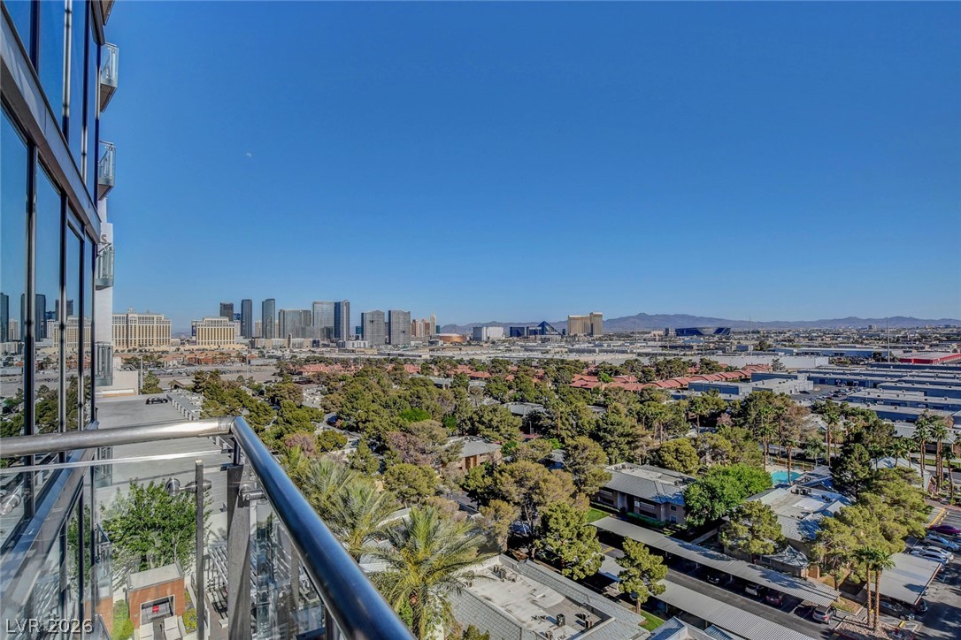Photo 26 of 33, 4381 W Flamingo Road #1121