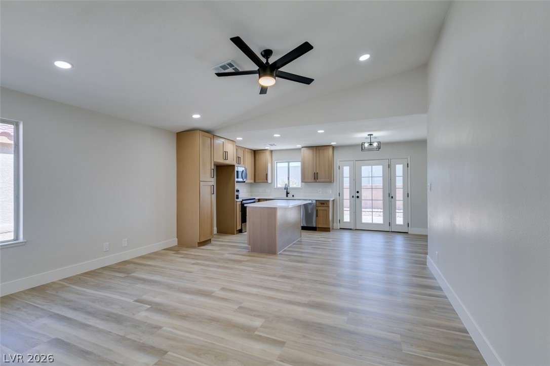 Photo 7 of 45, 543 Chandler Street