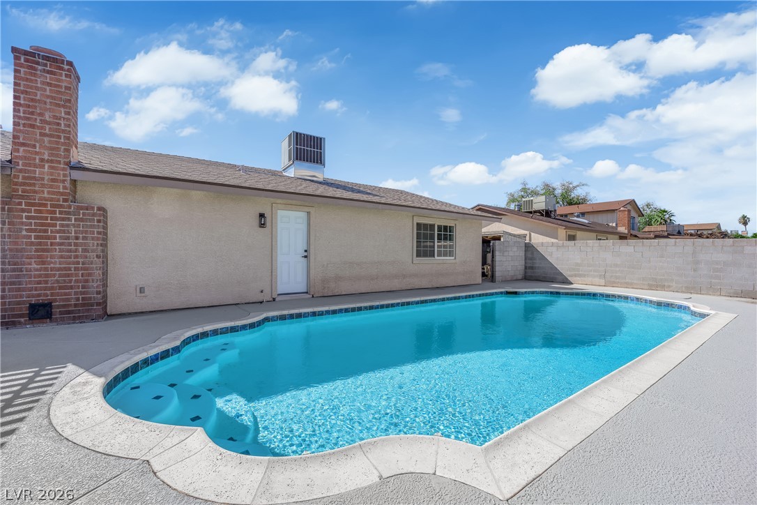 Photo 4 of 3880 El Paso Drive