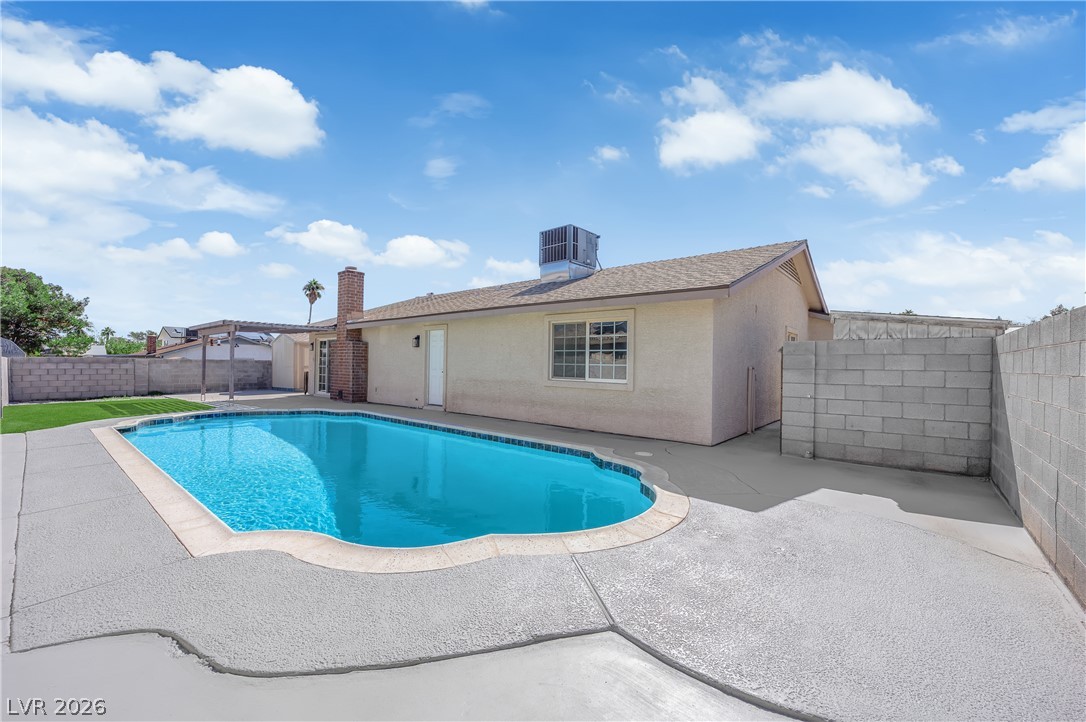 Photo 31 of 35, 3880 El Paso Drive