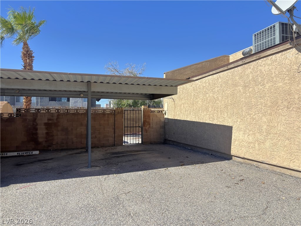 Photo 6 of 38, 4267 Rollingstone Drive